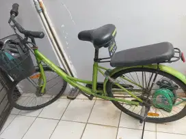 Sepeda wanita dewasa merk our bike