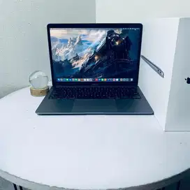 Macbook Air 2020 | Chip M1 | 8GB | 256SSD | Garansi Resmi | CC 3