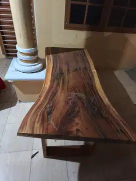 Meja Kayu jati tebal dan besar