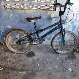 Sepeda ukuran 18