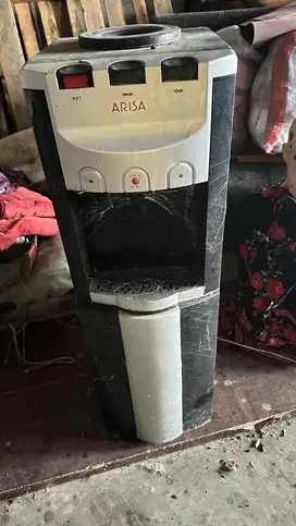 Dispenser air panas