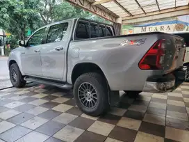 HILUX DOUBLE CABIN 4X4 V AT 2022