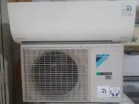 AC Daikin Inverter 1/2 PK Thailand