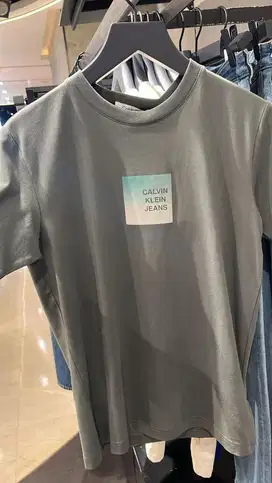 Kaos Calvin Klein
