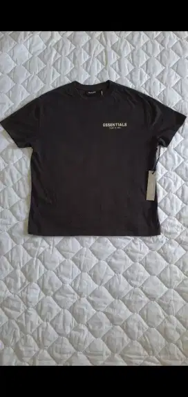 Fear of God Essentials black original tee size M t-shirt / baju adlv