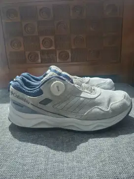 Obral Preloved sepatu Columbia BOA sz 44 insole 28 cm