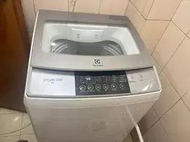 Mesin Cuci Electrolux, Kasur, dan Lemari Mini
