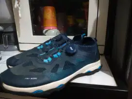 Sepatu outdoor bahan jaring