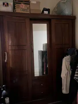 Lemari kayu jati