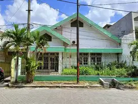 Dharmahusada Indah Barat (belakang Atlas sport centre)