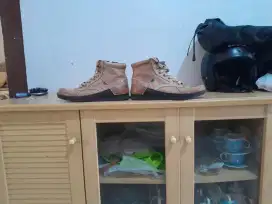 Sepatu kickers ori size 43