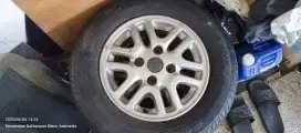 Velg dan ban OEM Nissan Evalia
