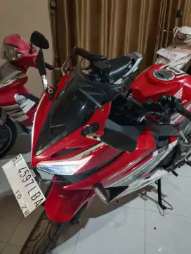 Di jual sebuah Honda CBR 150 as lengkap pajak hidup kelistrikan norma