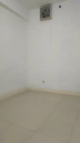 Dijual apartemen Bassura City tipe 2 BR kosongan tower F & G lt 16 &15