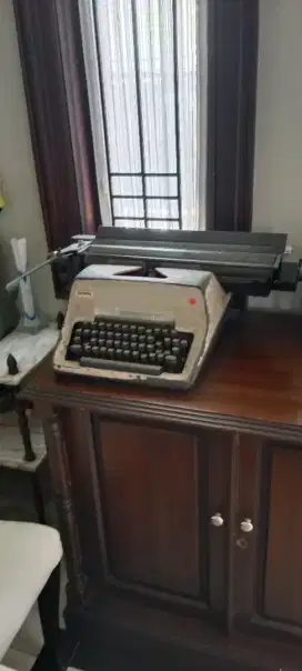 Mesin Tik Olympia