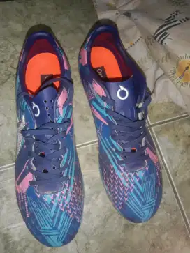 Sepatu sepak bola