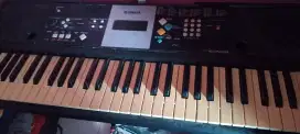 Keybord Merek YAMAHA.