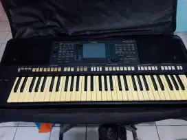 Keyboard Yamaha PSR 750