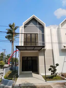 Rumah Dijual 2lantai Siap Huni Di Rungkut Asri Surabaya Timur