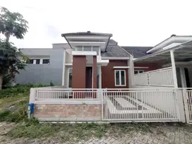 Rumah Baru di Candi Mendut di Pusat Suhat dkt Kampus UB Patung Pesawat