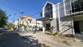 Rumah Ready 2lantai Di Perumahan Rungkut Asri Surabaya Timur
