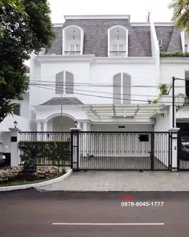 Luxury American Classic House At Prime Area Kebayoran Baru, Jakarta