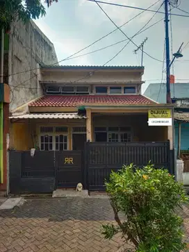 Dijual MURAH rumah 2 lantai di karawaci tangerang