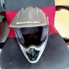 Helm Kawasaki KLX trail