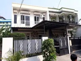 Di Komplek dalam Cluster kecil Jakarta Timur Nyaman aman security