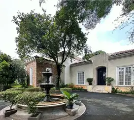 Dijual rumah cantik harga menarik dalam komplek at Cilandak Jaksel