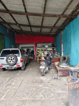 Rumah dan Gudang Strategis di Majalaya