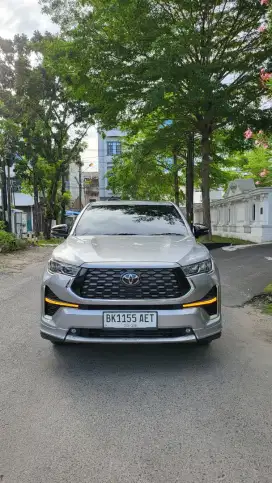 Toyota Zenix Q Hybrid modellista A/T
