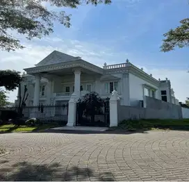 RUMAH SUPER MEWAH DI CITRALAND CLUSTER PUNCAK GOLF ADA BASEMANT