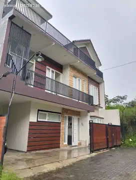 Villa 3 lantai panderman batu  Oro Oro furnish lengkap