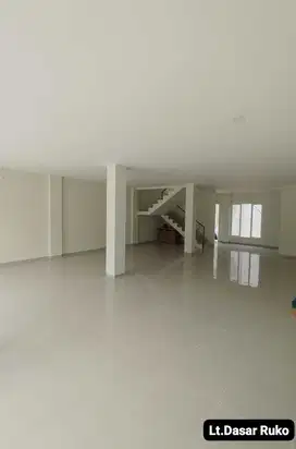Ruko  Baru Di Tempat Jalan Yang Sangat Strategis Di Jakarta Pusat