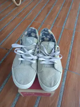 Sepatu Vans sk8 low