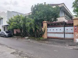 Rumah mewah lingkungan elite dekat jalan urip sumoharjo solo