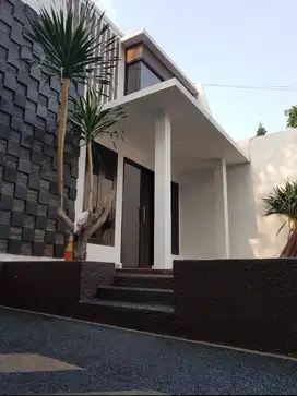 Di Jual Rumah siap huni di Kemang Jaksel