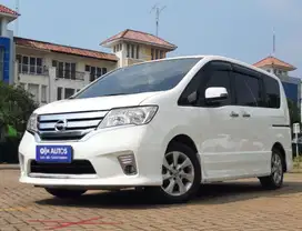 Nissan Serena 2.0 Highway Star Bensin-AT 2013