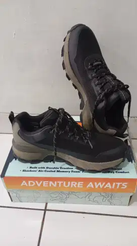 Sepatu skechers