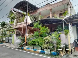 Rumah dijual siap huni 2 lantai Gayungan 240/400 Surabaya 3,5 M Nego