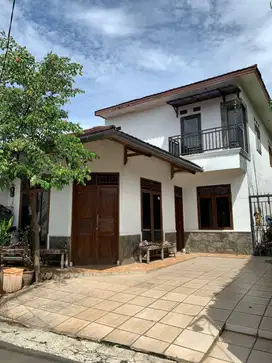 Dijual Rumah 2 Lantai Siap Huni di Ciputat Timur