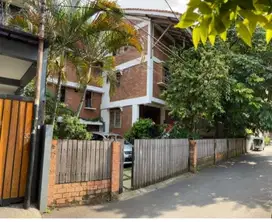 Rumah di daerah Veteran , Jakarta selatan
