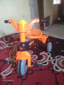 Sepeda roda tiga