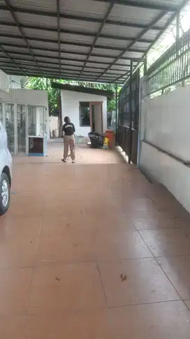 Di jual dn di sewakan  rumah hook bisa kantor dn tempat tinggal jakpus