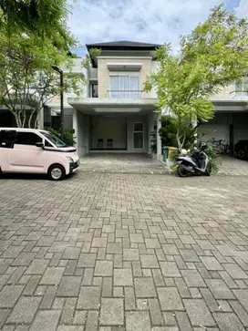 Rumah 2 Lantai di Serenia Hill, Lebak Bulus