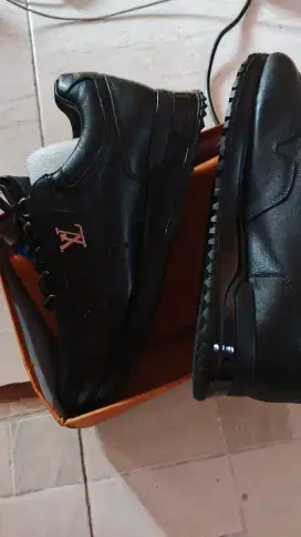 Sepatu  ganteng murah like new