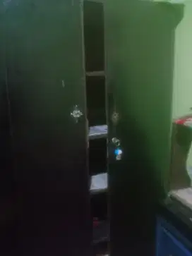 Lemari Pakaian Kayu Jati 2 Pintu – Kuat, Luas, dan Elegan