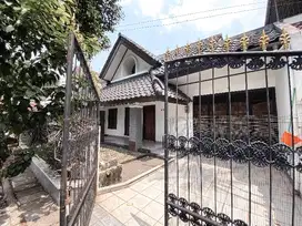 Dijual cepat rumah di anggrek loka BSD depan Taman dekat sekolah