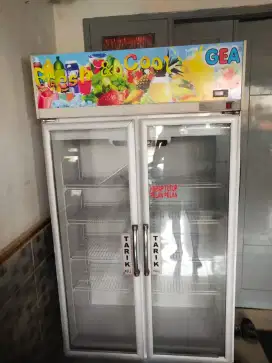 Jual showcase 2 pintu merek GEA kapasitas 800 L kondisi normal